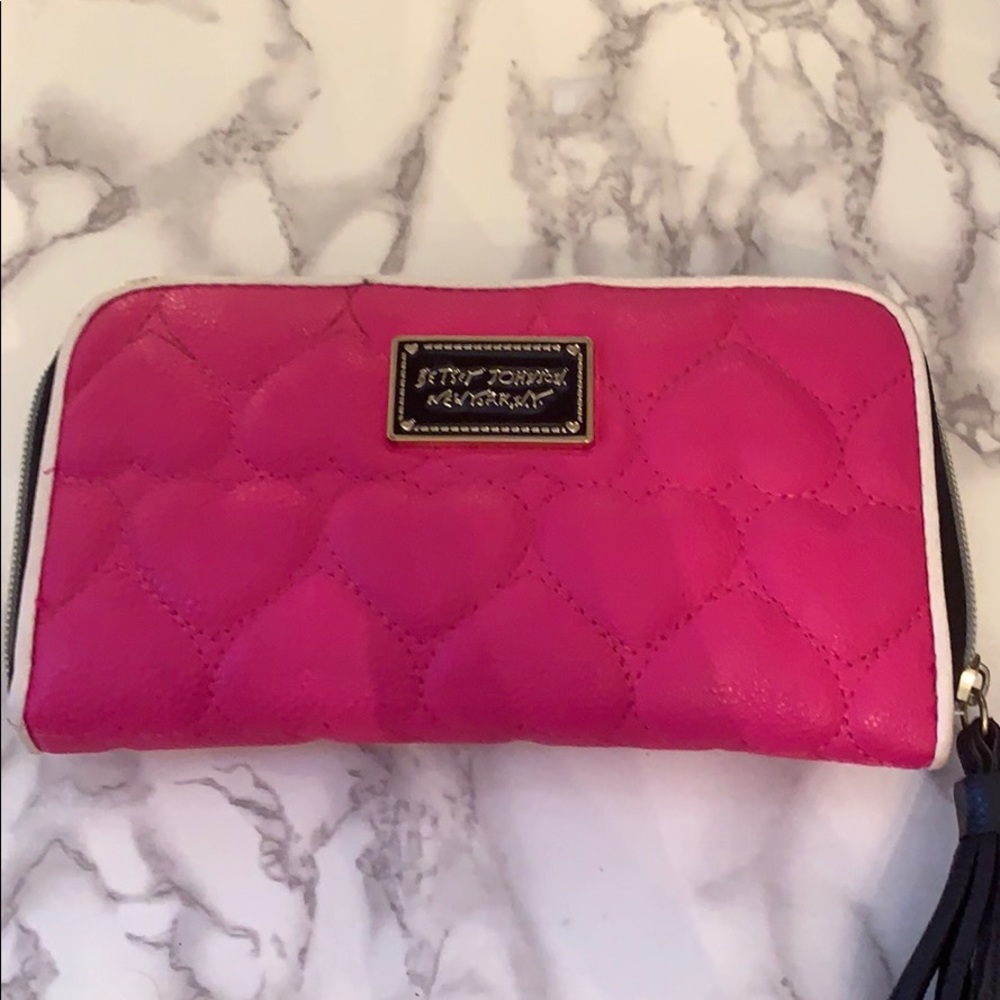 pink heart betsy johnson zip up wallet